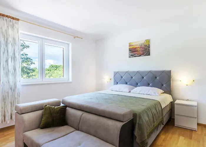 6 Bedroom Cozy In Dom wakacyjny *