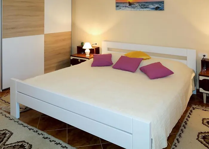 6 Bedroom Cozy In * Labin (Istria)