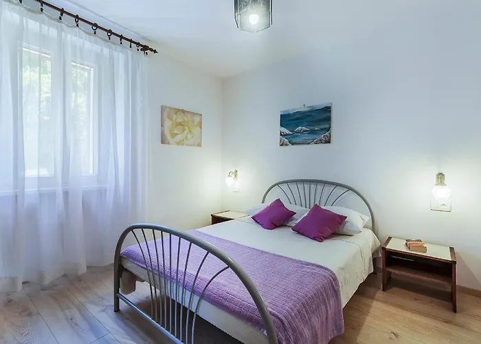 6 Bedroom Cozy In * Labin (Istria)